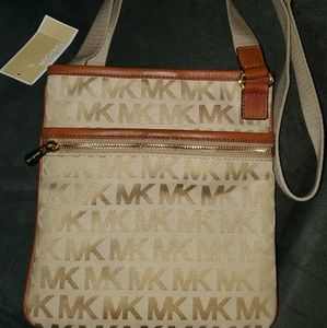 Nwt Michael Kors crossbody purse
